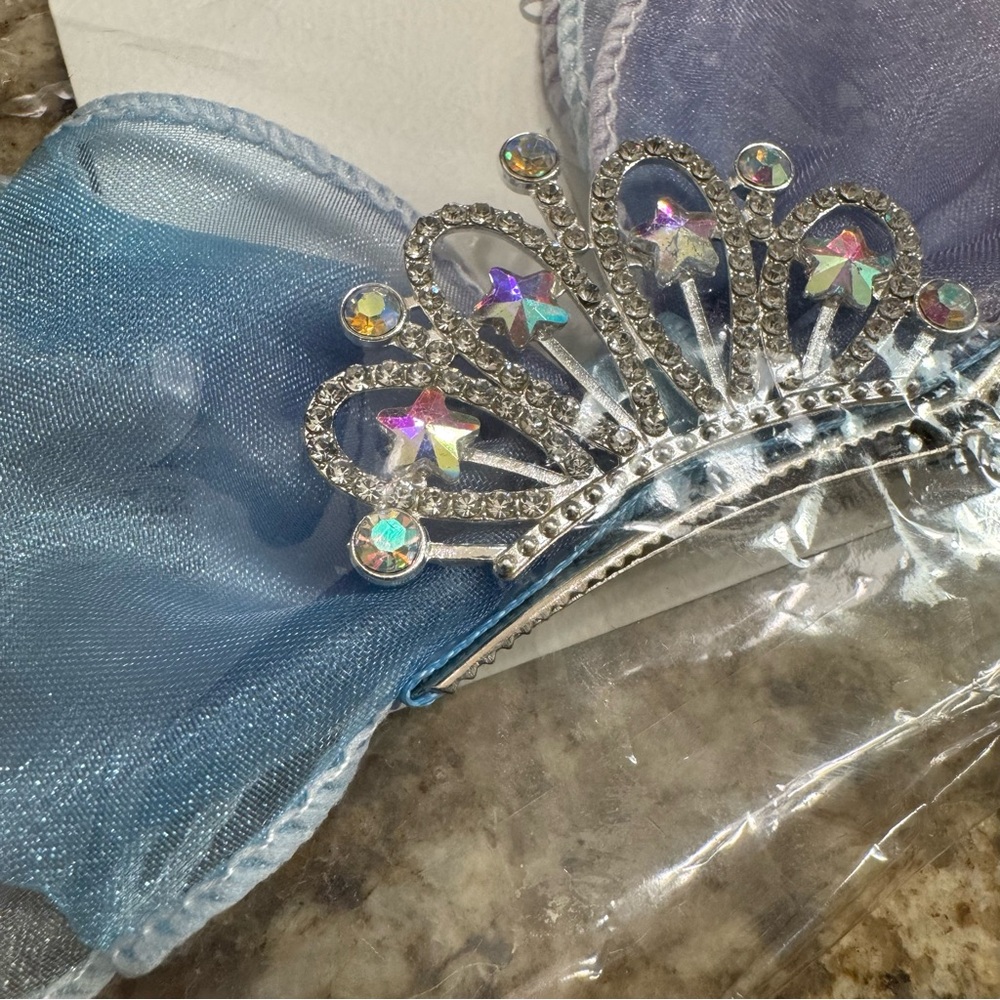 NIB Princess Bow - Picture 3 of 3